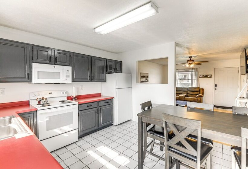 Quiet Dry Ridge Home W/ Yard   Near Ark Encounter!