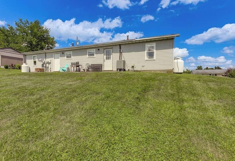 Quiet Dry Ridge Home W/ Yard   Near Ark Encounter!