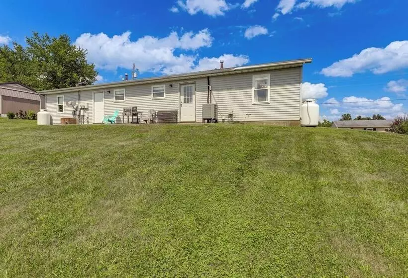 Quiet Dry Ridge Home W/ Yard   Near Ark Encounter!