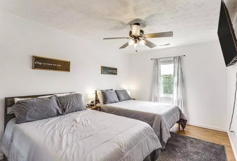 Quiet Dry Ridge Home W/ Yard   Near Ark Encounter!