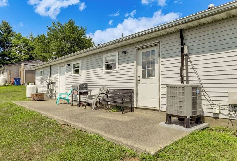 Quiet Dry Ridge Home W/ Yard   Near Ark Encounter!