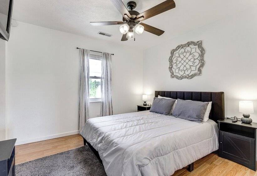 Quiet Dry Ridge Home W/ Yard   Near Ark Encounter!