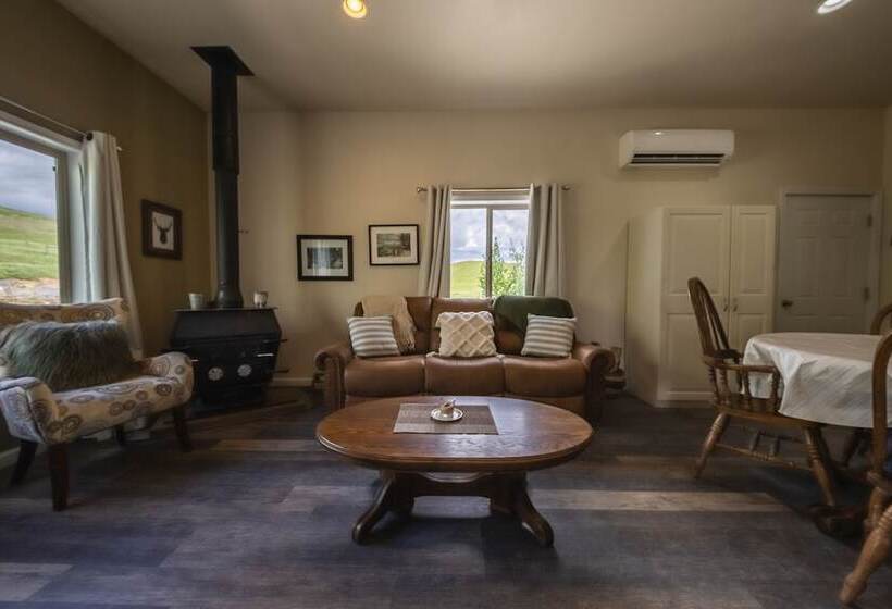 Saddlehorn Ridge Cabin