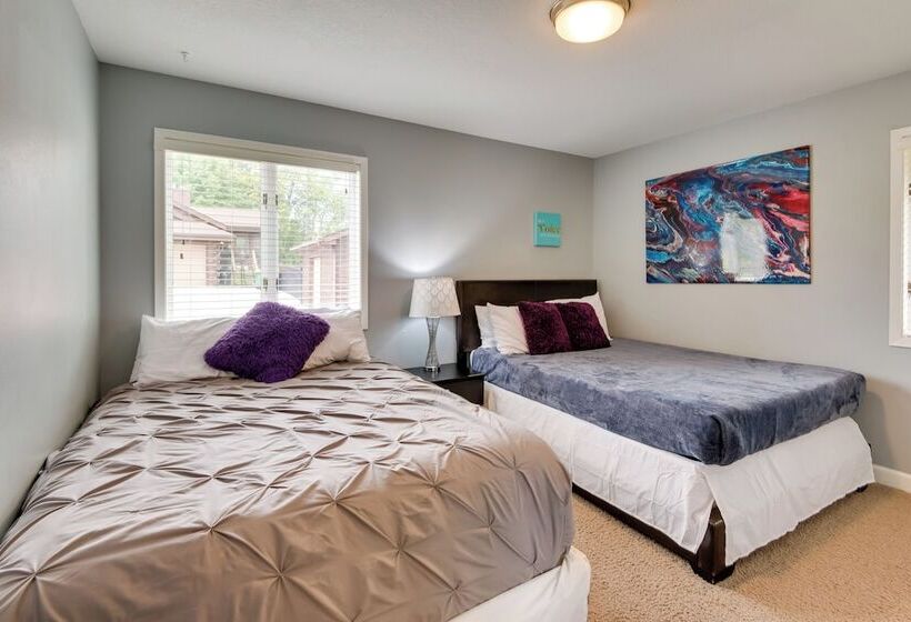 Spacious Waukee Family Home W/ Huge Game Room!