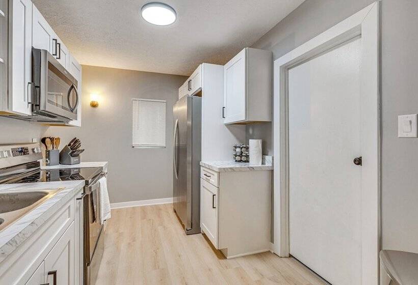 University Of Akron Retreat: Dogs Welcome!