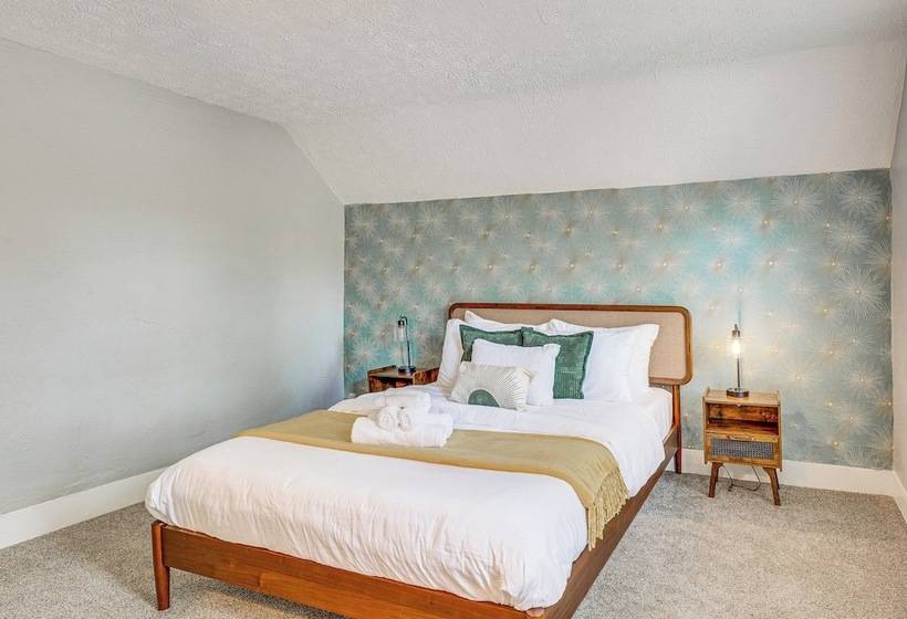 University Of Akron Retreat: Dogs Welcome!