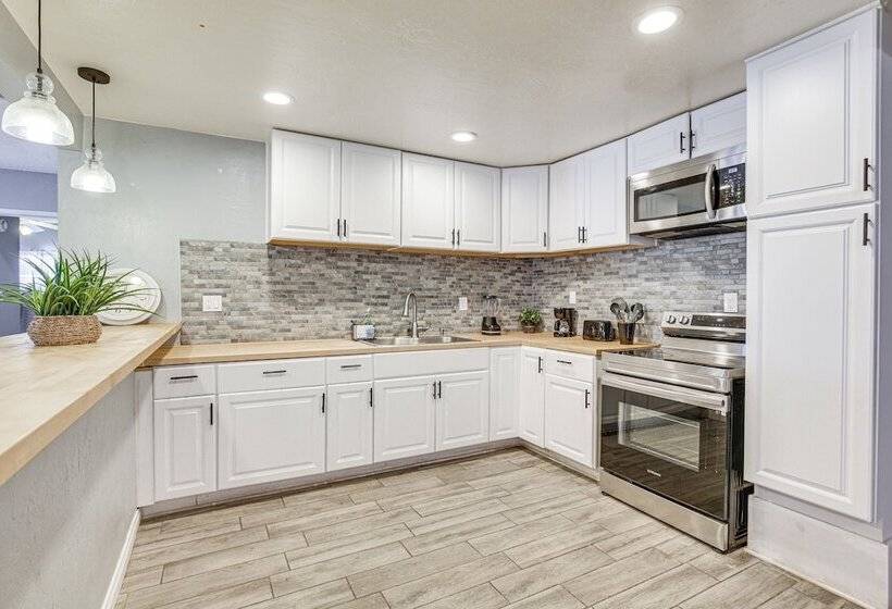 Updated El Centro Home W/ Private Patio