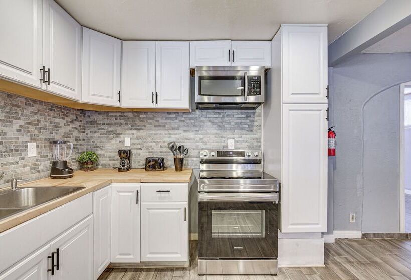 Updated El Centro Home W/ Private Patio