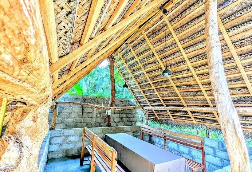 تختخواب و صبحانه Maika Safari Lodge