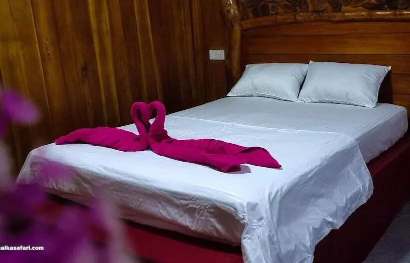 تختخواب و صبحانه Maika Safari Lodge