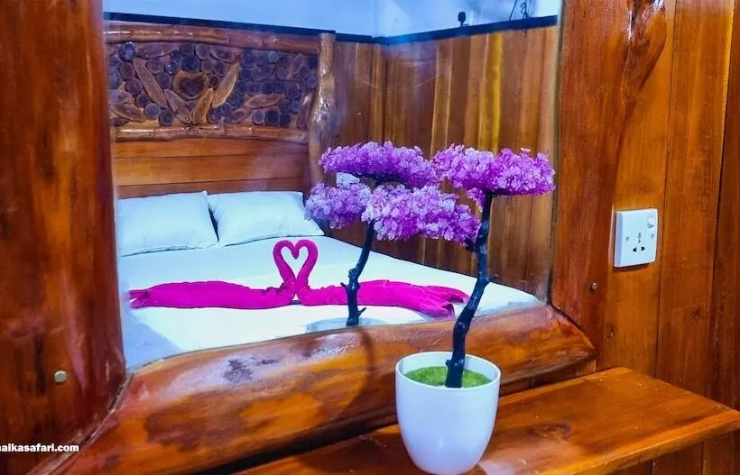 تختخواب و صبحانه Maika Safari Lodge