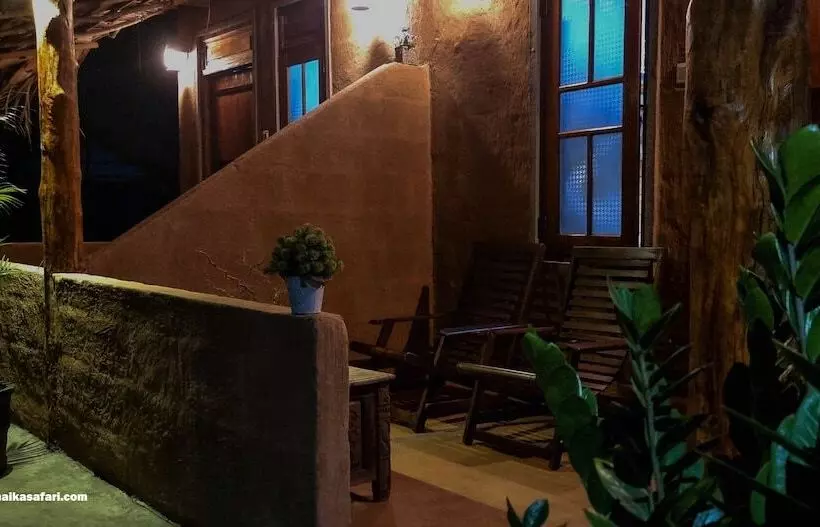 تختخواب و صبحانه Maika Safari Lodge