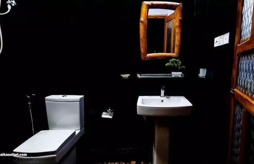 تختخواب و صبحانه Maika Safari Lodge