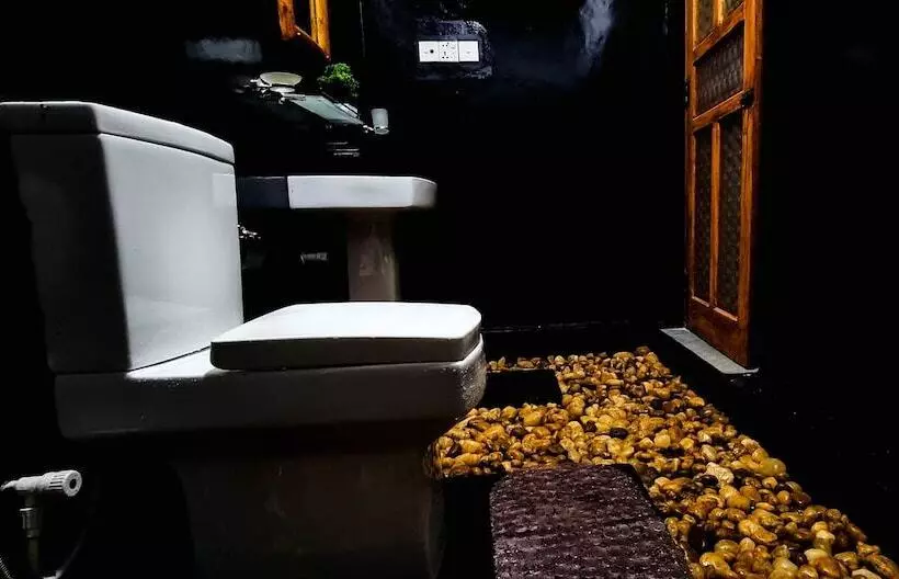 تختخواب و صبحانه Maika Safari Lodge