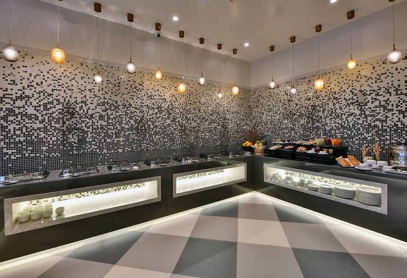 Click Hotel Pithampur