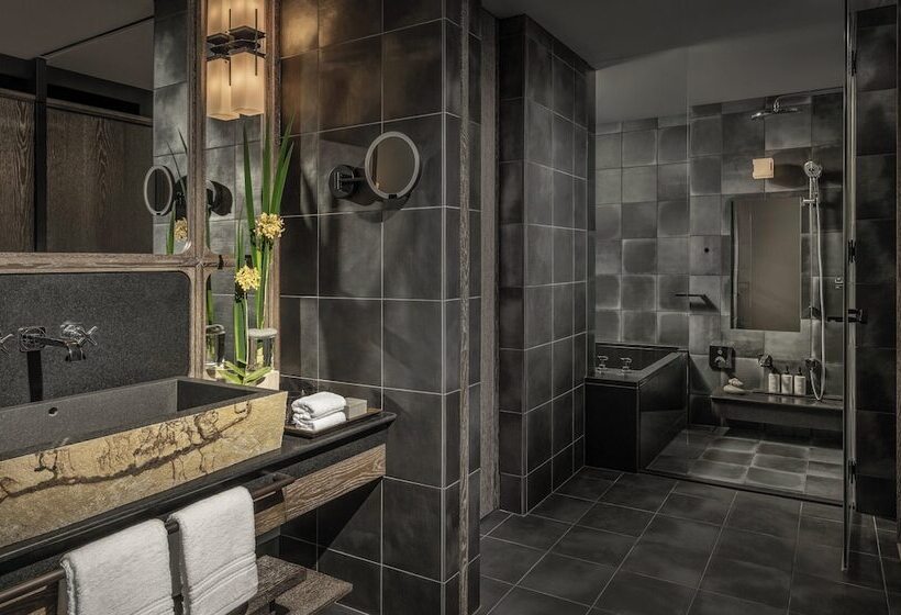 Four Seasons Hotel Osaka