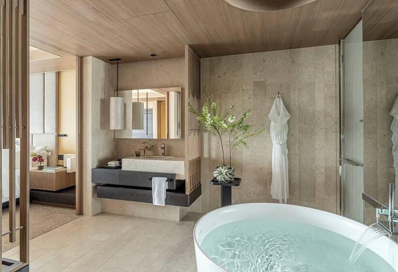 Four Seasons Hotel Osaka