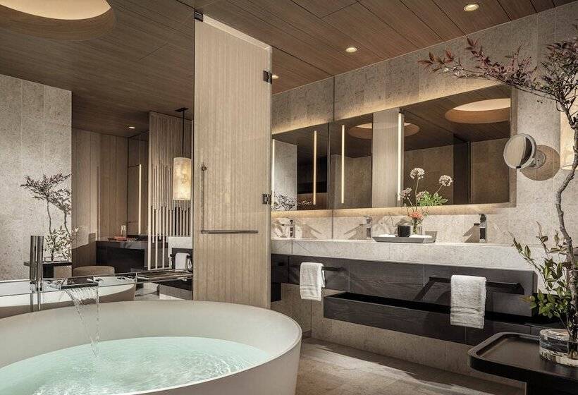 Four Seasons Hotel Osaka