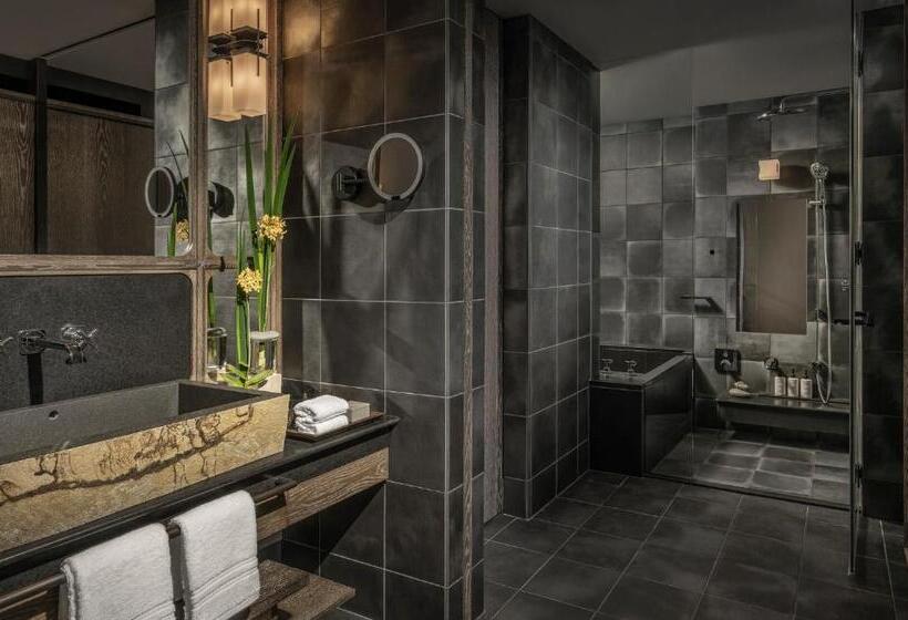 Four Seasons Hotel Osaka