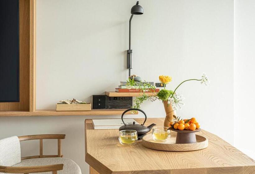 Four Seasons Hotel Osaka