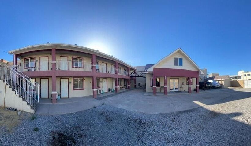 Otel Alojamiento Alpha