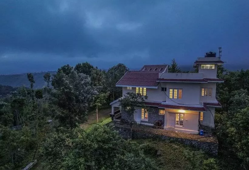 Hotelli Anjana Estate Villa