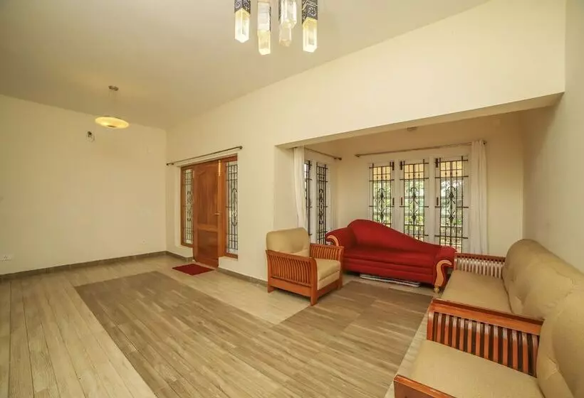 Hotelli Anjana Estate Villa