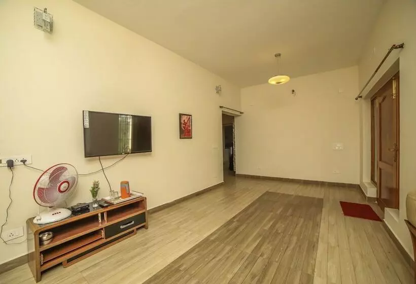 Hotelli Anjana Estate Villa