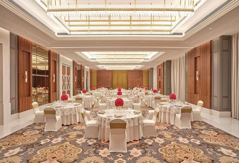 هتل Doubletree By Hilton Bengaluru Whitefield