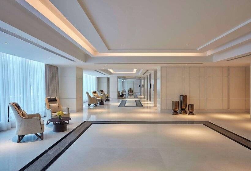 هتل Doubletree By Hilton Bengaluru Whitefield