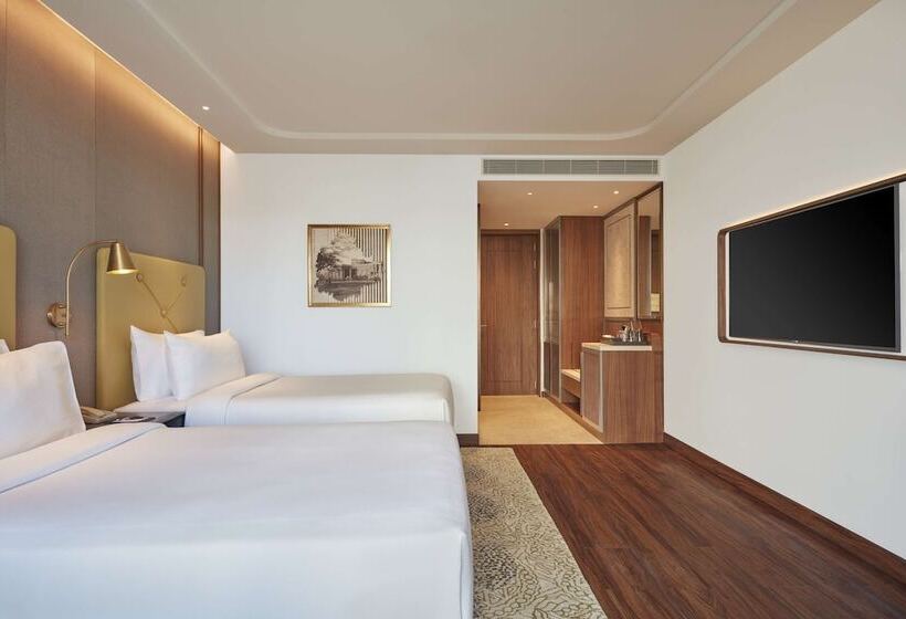 هتل Doubletree By Hilton Bengaluru Whitefield