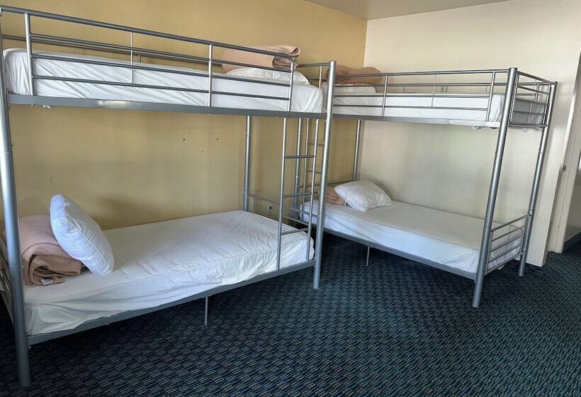 هتل Elevation Lodge