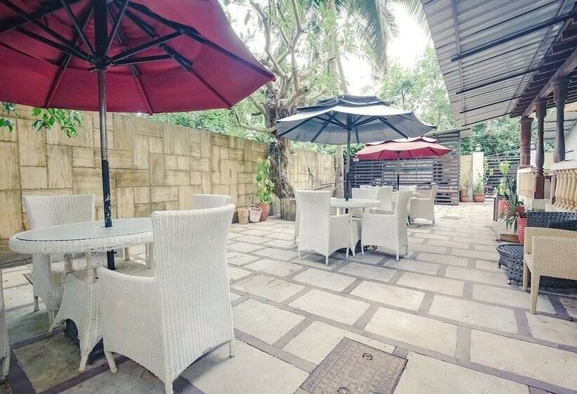 Hotel Fabexpress Coco Goa Resort With Pool, Arpora