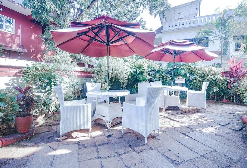 Hotel Fabexpress Coco Goa Resort With Pool, Arpora