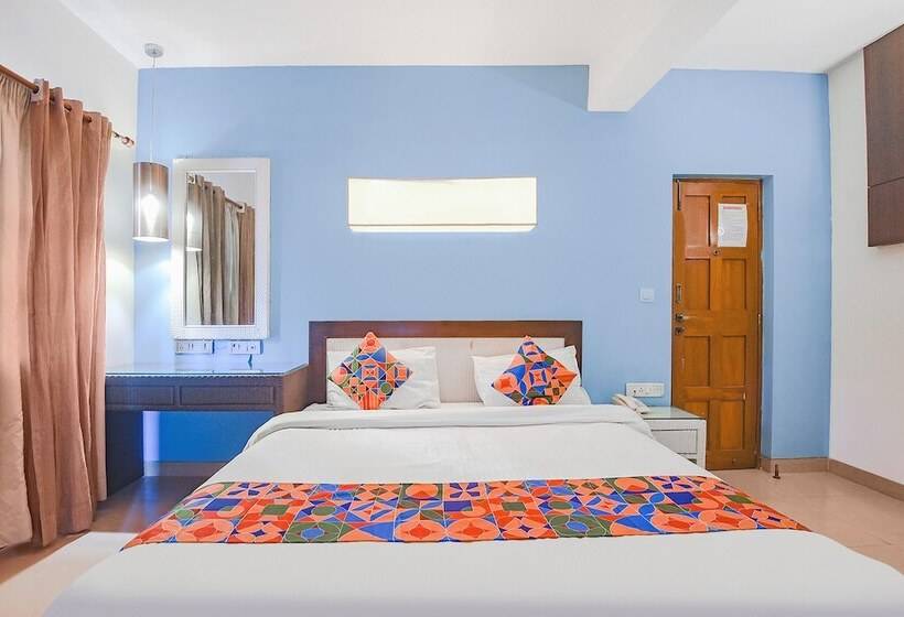 Hotel Fabexpress Coco Goa Resort With Pool, Arpora