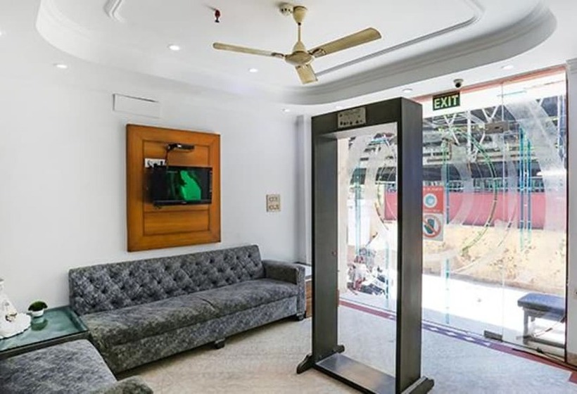 Hotel Fabexpress Station Ii