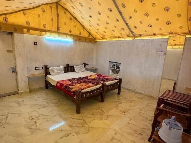 Hotel Gujarat Resort Jaisalmer