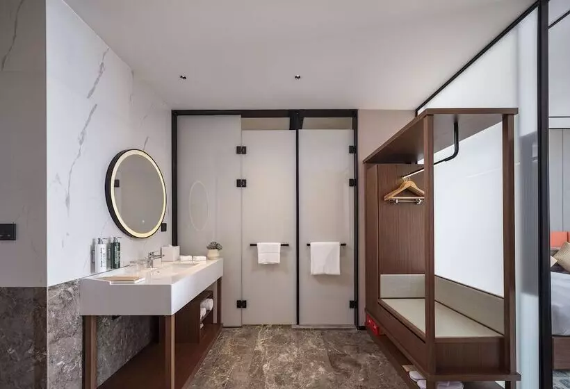 هتل Hilton Garden Inn Taiyuan Binhe
