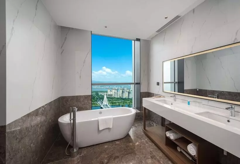 هتل Hilton Garden Inn Taiyuan Binhe