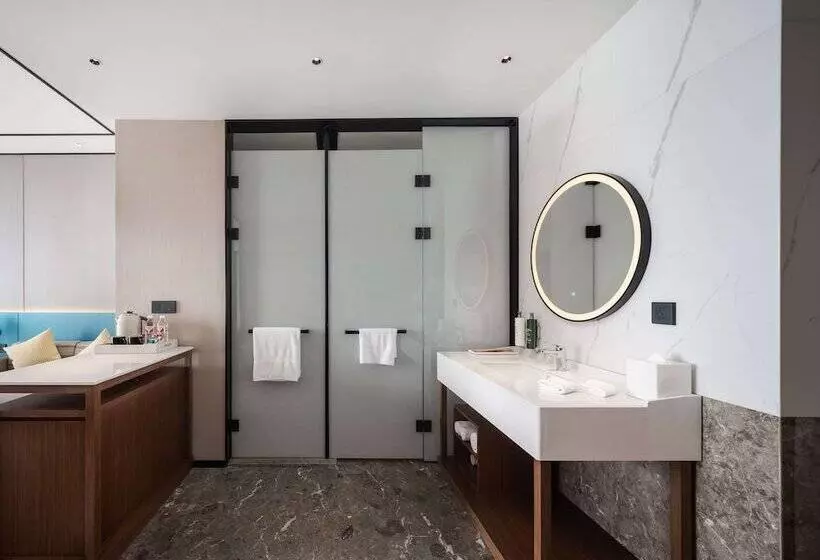 هتل Hilton Garden Inn Taiyuan Binhe