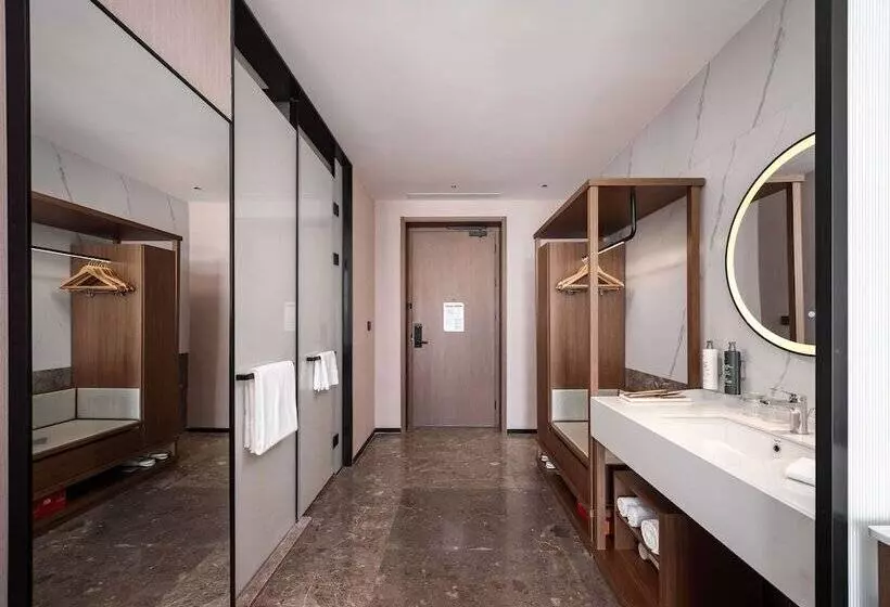 هتل Hilton Garden Inn Taiyuan Binhe