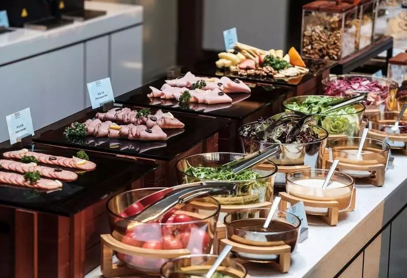 هتل Hilton Garden Inn Taiyuan Binhe