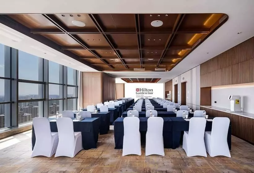 هتل Hilton Garden Inn Taiyuan Binhe