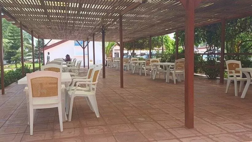 Hotelli Premier Beach Resort