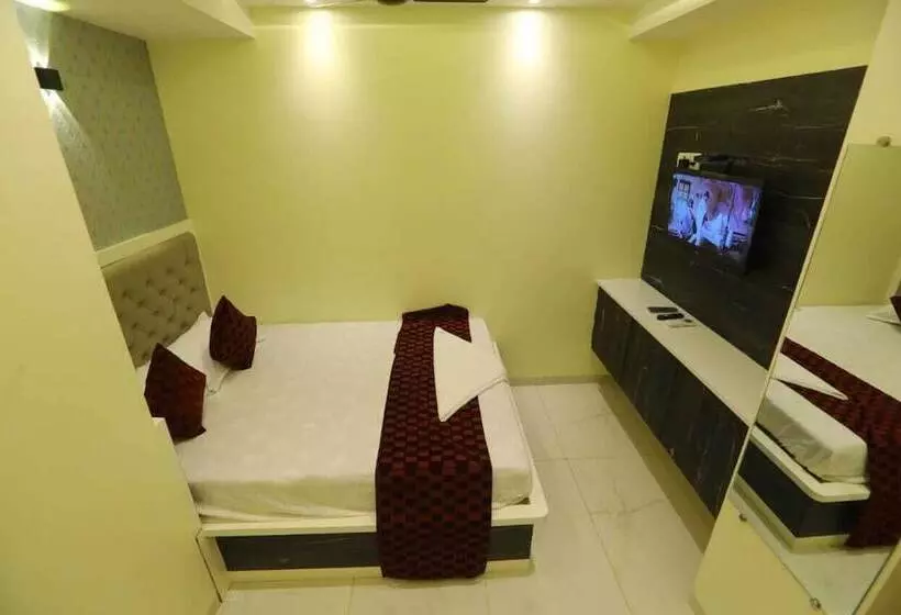 ホテル Sai Siddhi Inn   Navi Mumbai