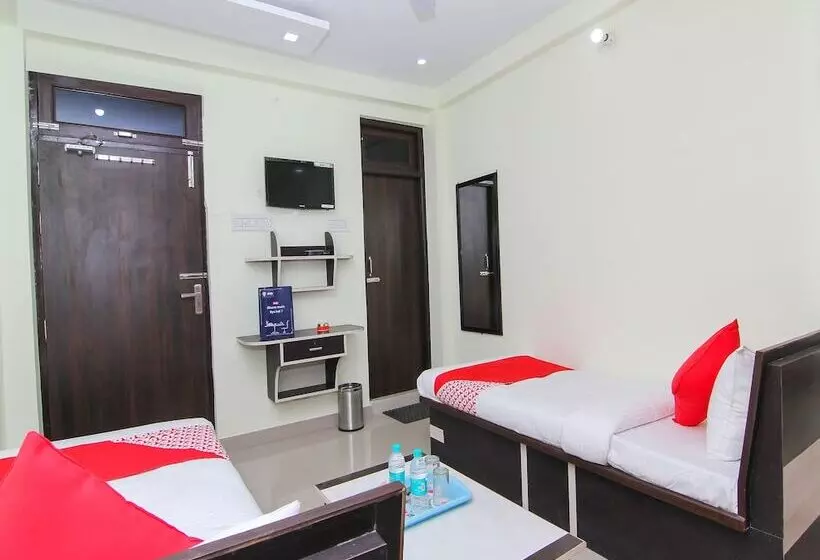 ホテル Shree Sai Guest House By Oyo