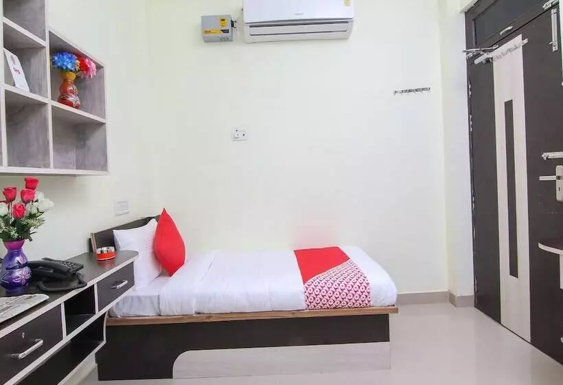 ホテル Shree Sai Guest House By Oyo