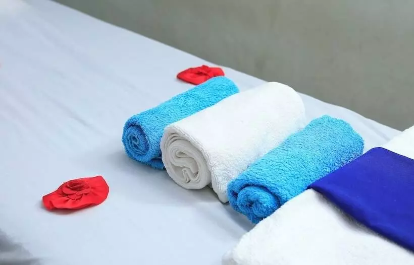 هتل The Harp Hamilton Park