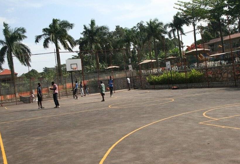 هتل The Harp Hamilton Park