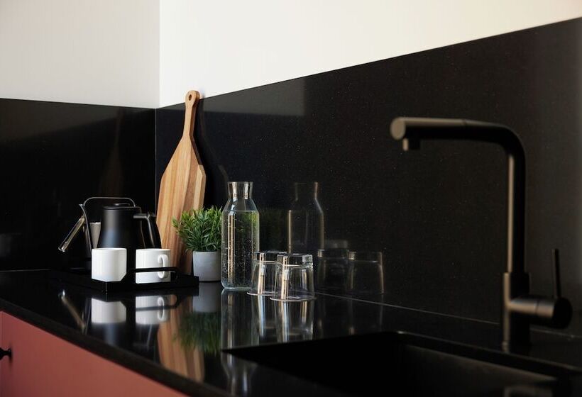 فندق The Postmark